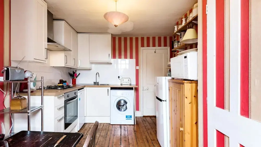 Bright Parsons Green Maisonette