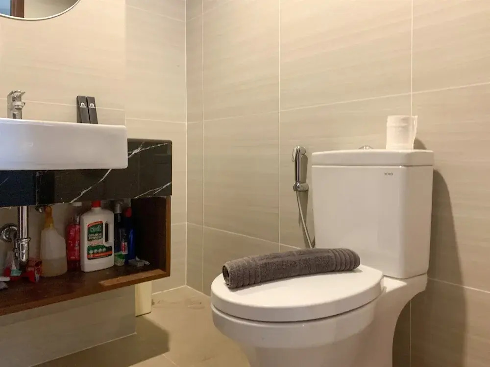 Modern And Comfort Design Studio Room At West Vista Apartment