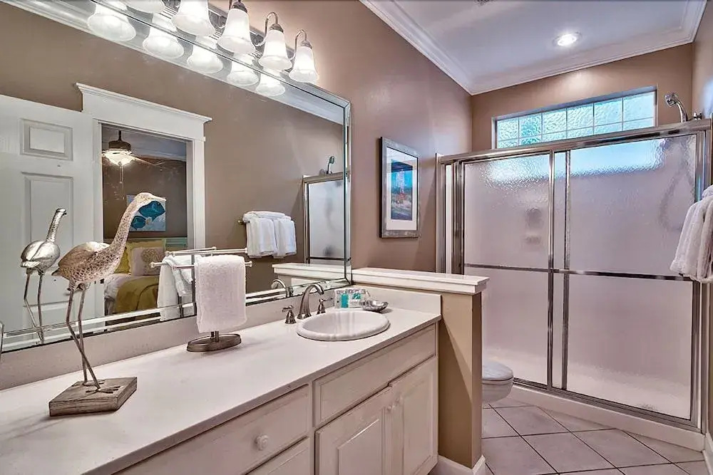 Emerald Enchantment 4 Bedroom Holiday Home by Five Star Properties