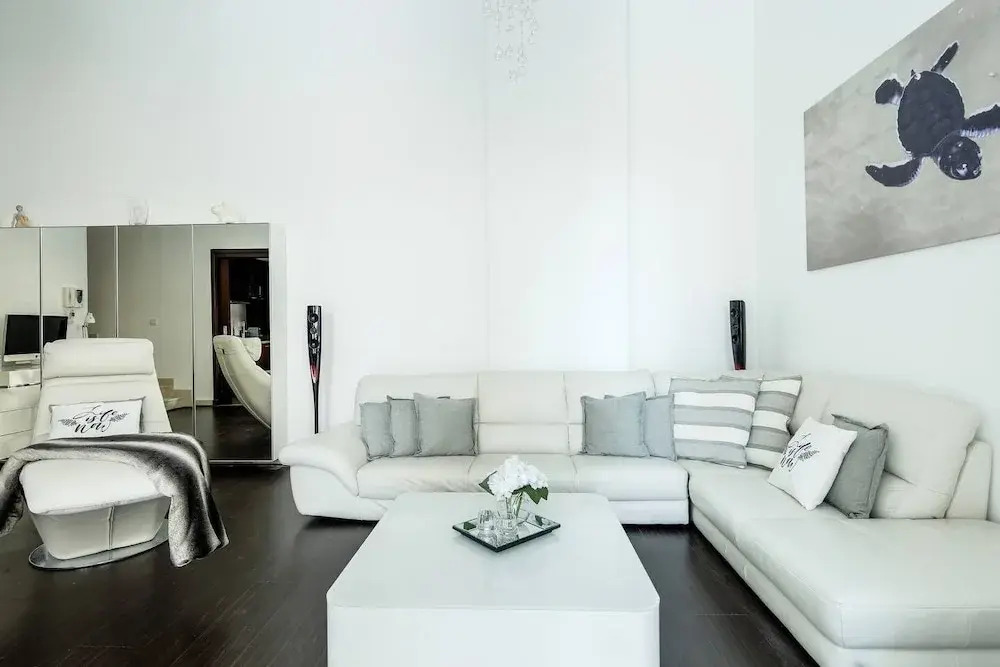 Unique 1BR Loft in Dubai Marina!