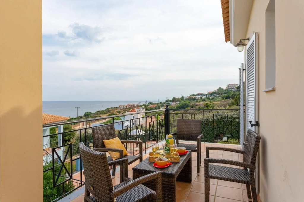 Skala Villa Yellow