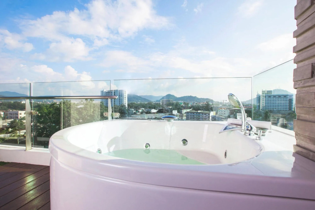 The WIDE Condotel - Phuket