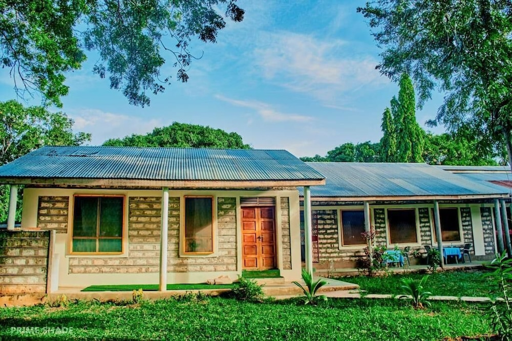 PRIMESHADE GUESTHOUSE