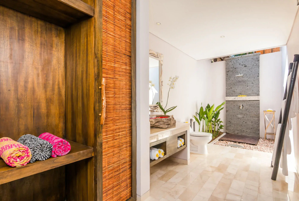 Villa Koala, 2BR Private Pool Villa near Seminyak Best Nightlife and W