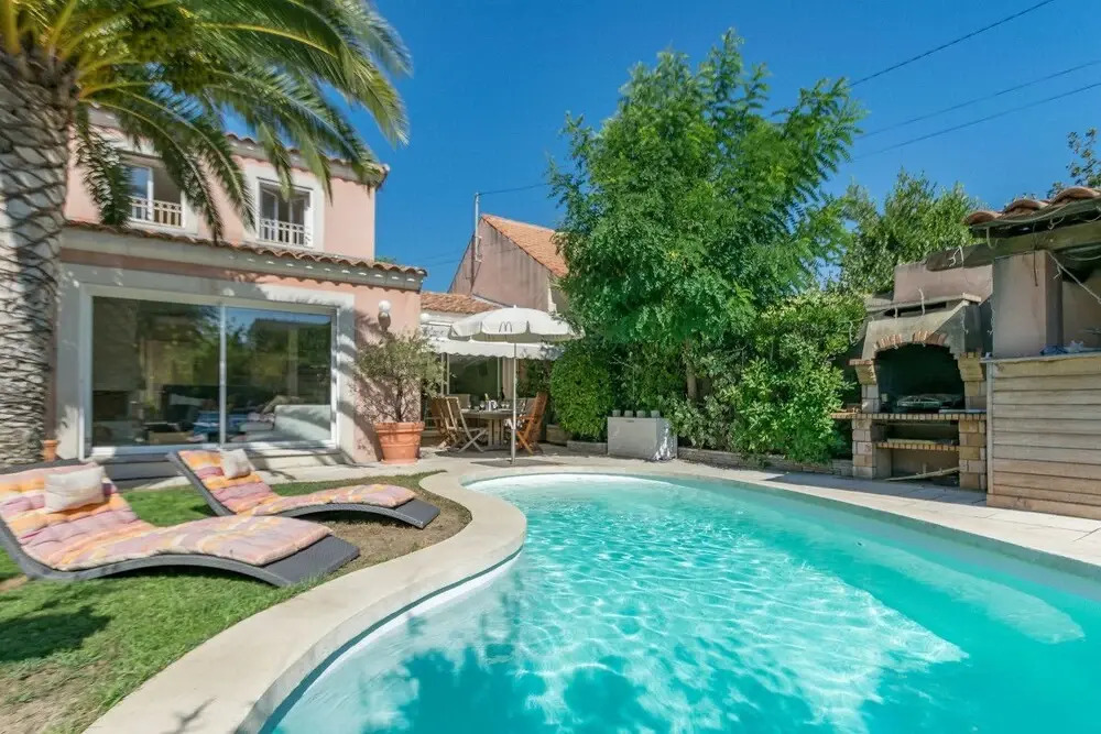 Beautiful Villa Between City, Sea and Calanques!