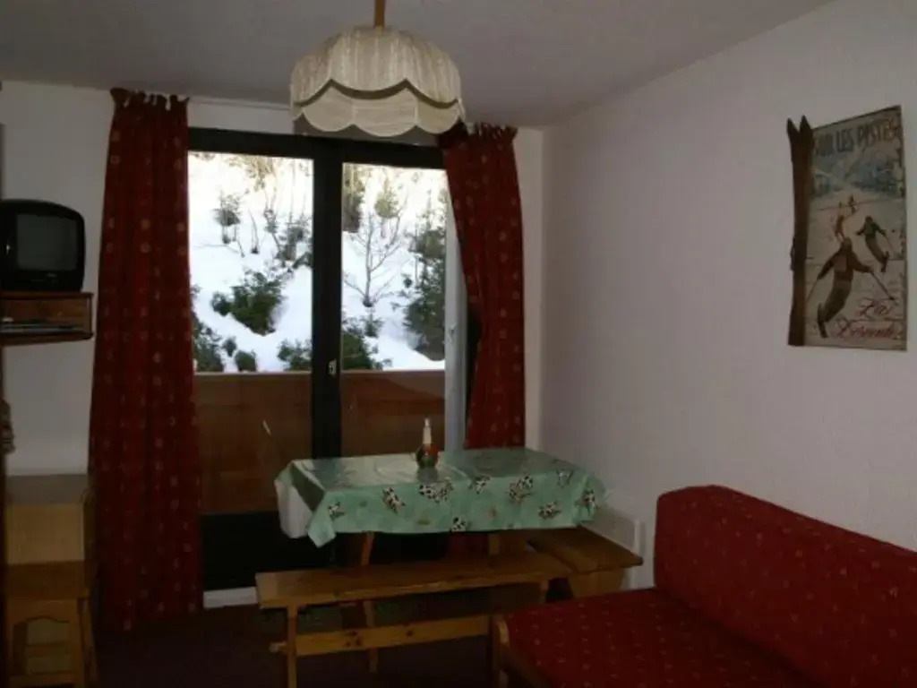 Appartement Le Pleynet, 1 pièce, 3 personnes - FR-1-557A-26