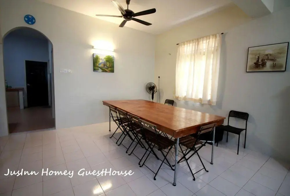 JusInn Homey Guesthouse