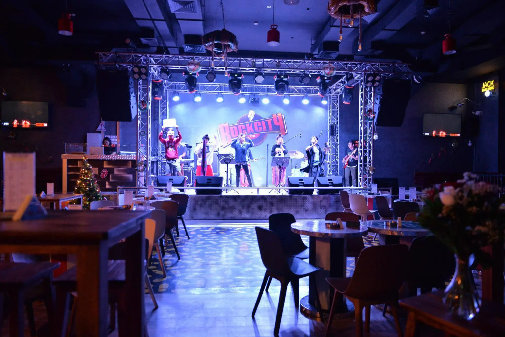 Strato Hotel By Warwick