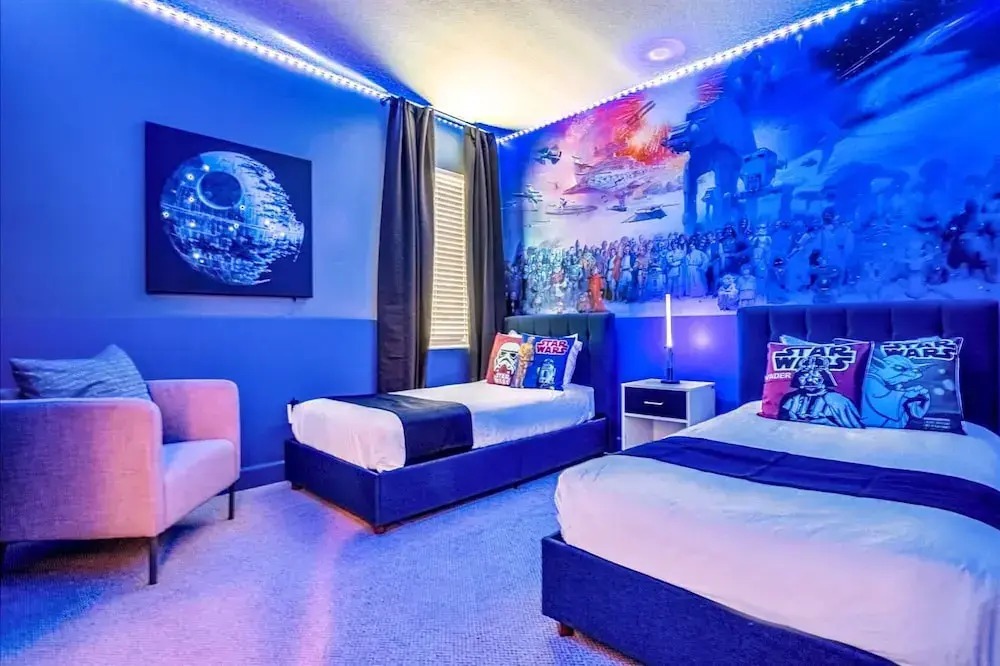 Upstay - Movie Mansion w Cinema-pool Hot Tub-games