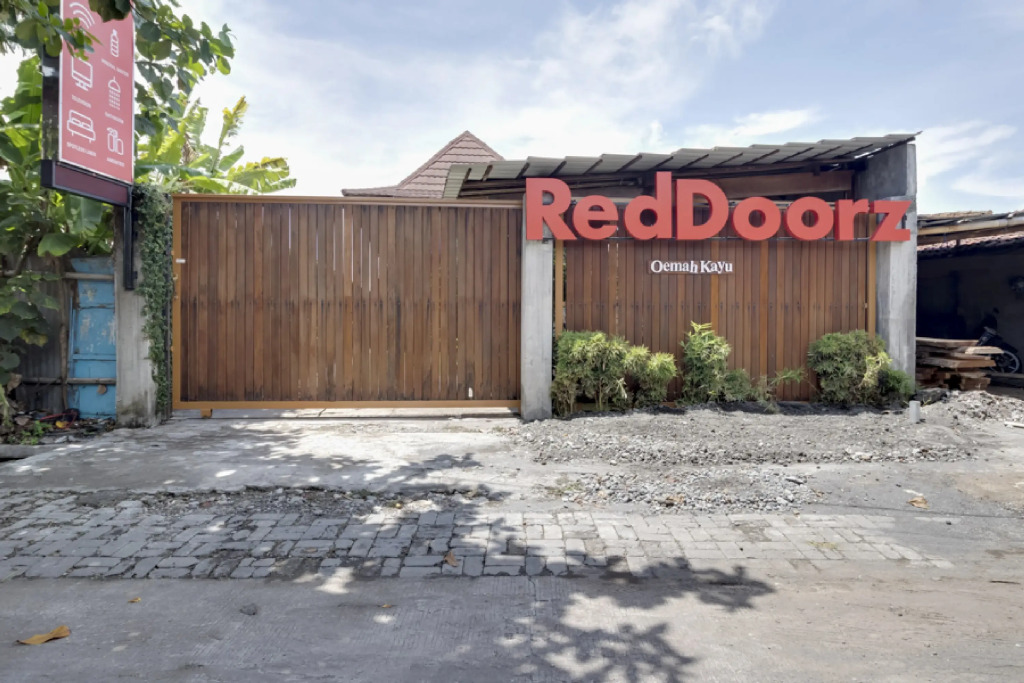 RedDoorz at Omah Kayu Homestay Yogyakarta