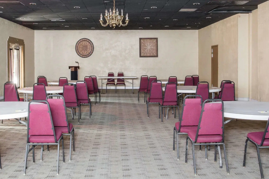The Grand Inn Peoria