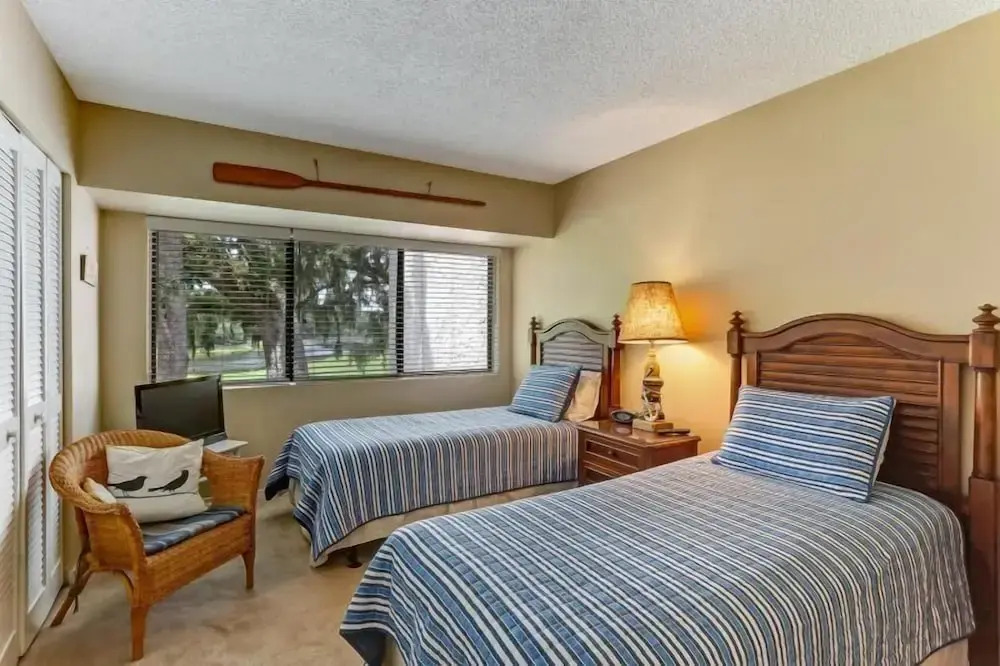 2100-beachwood