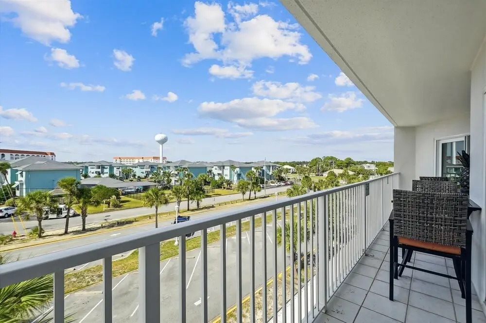 Seacrest 407 is a 2 BR Gulf front on Okaloosa Island by RedAwning
