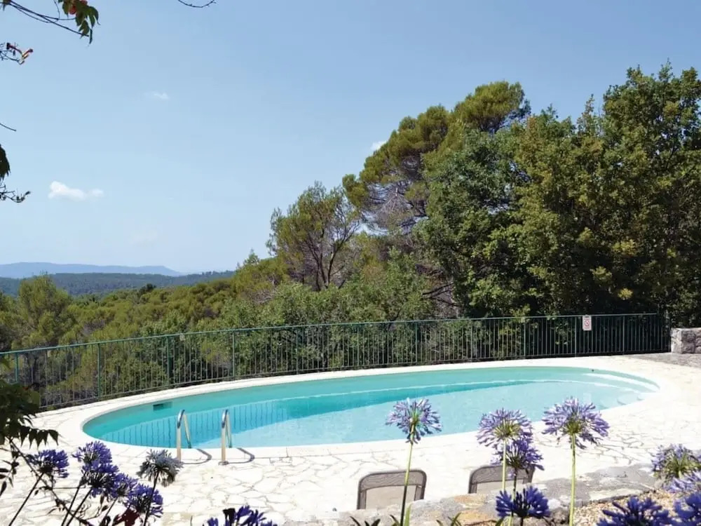 Spacious Villa for 6 - amazing pool and views