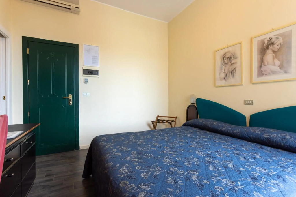 Hotel River fronte mare con piscina