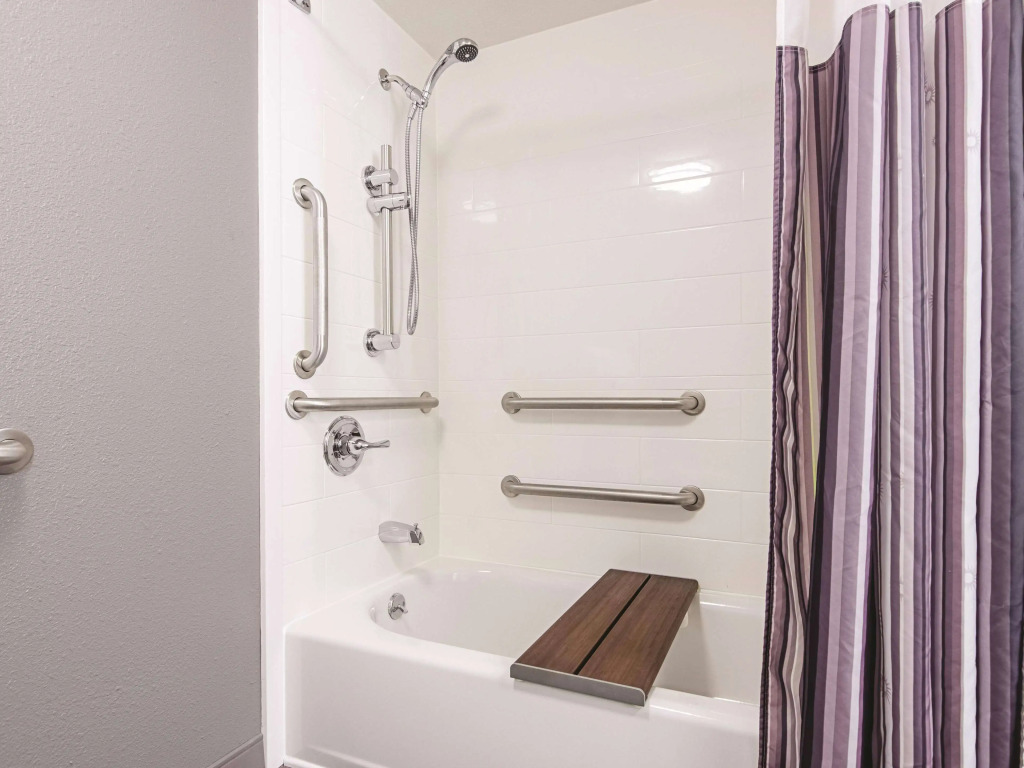 La Quinta Inn & Suites by Wyndham Portland DT Maine Med