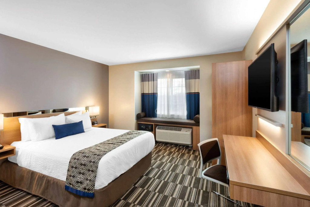 Microtel Inn & Suites by Wyndham Farmington