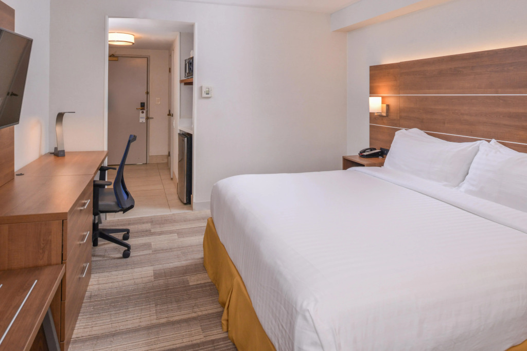 Holiday Inn Express Palm Desert by IHG