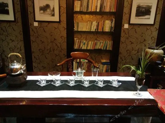 Mingshilou Hotel