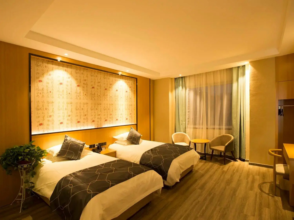 Chonpines Hotels·Lishui Huadun Street