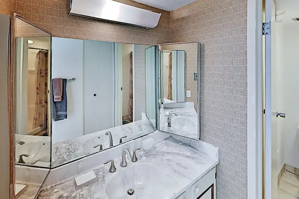Choice Beachfront Getaway W/ Heated Indoor Pool 2 Bedroom Condo