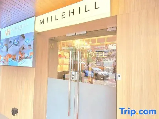 Miilehill Hotel By Maco at JB Town Center