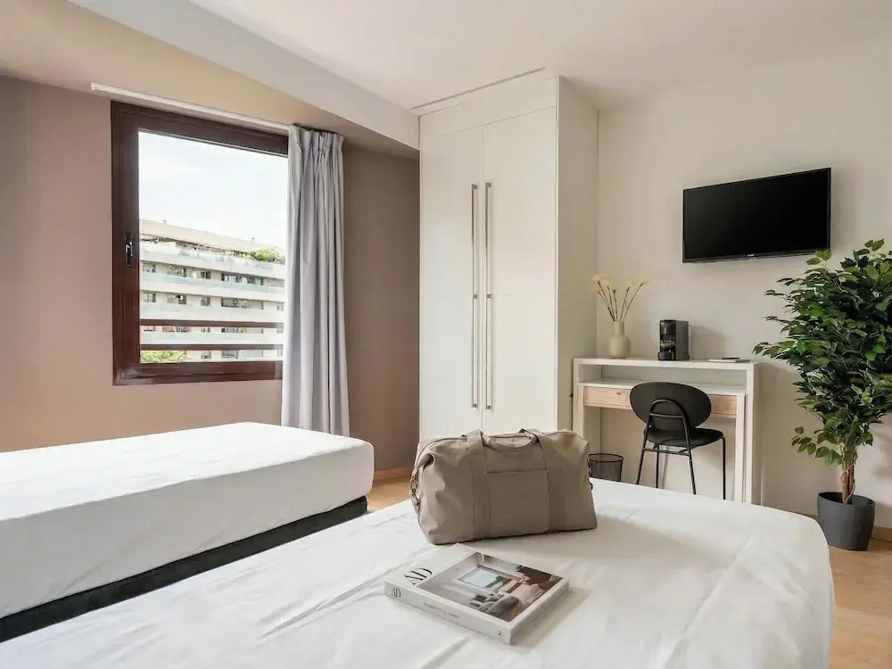 Limehome Barcelona Carrer de Fontcoberta - Digital Access