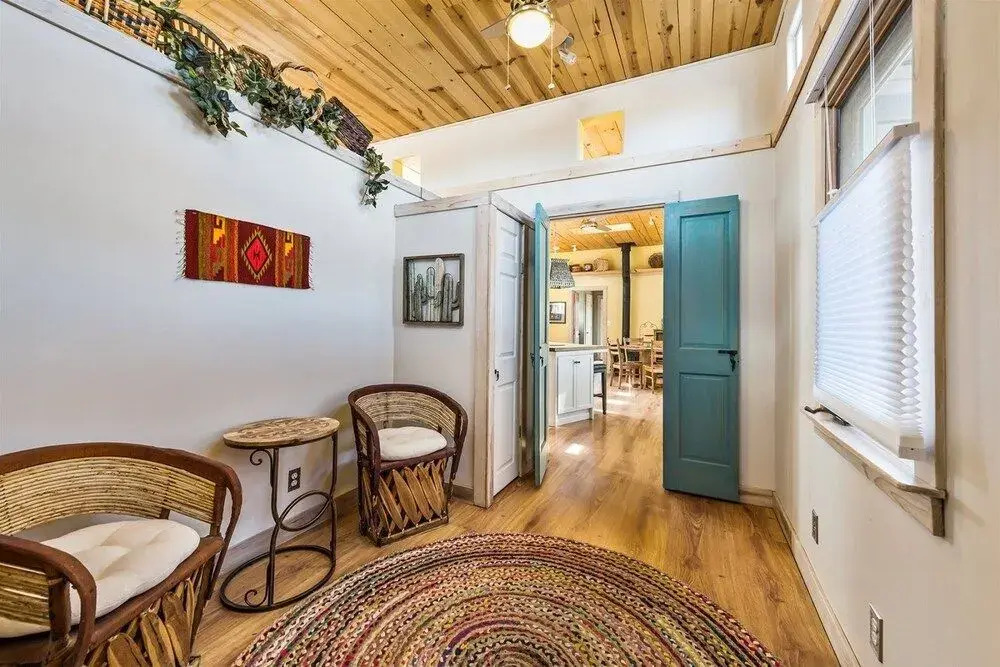 Casa Lola - Gorgeous Light-filled Home, Walk to The Plaza and The Railyard