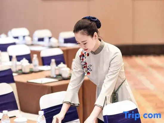 the Qingyuan Hotel Qingcheng