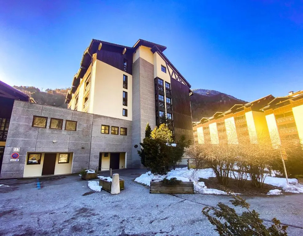 Studio Brides-les-bains tout confort et piscine