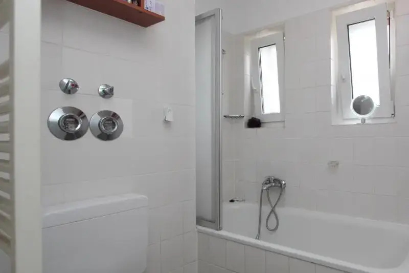 6024 Private Room