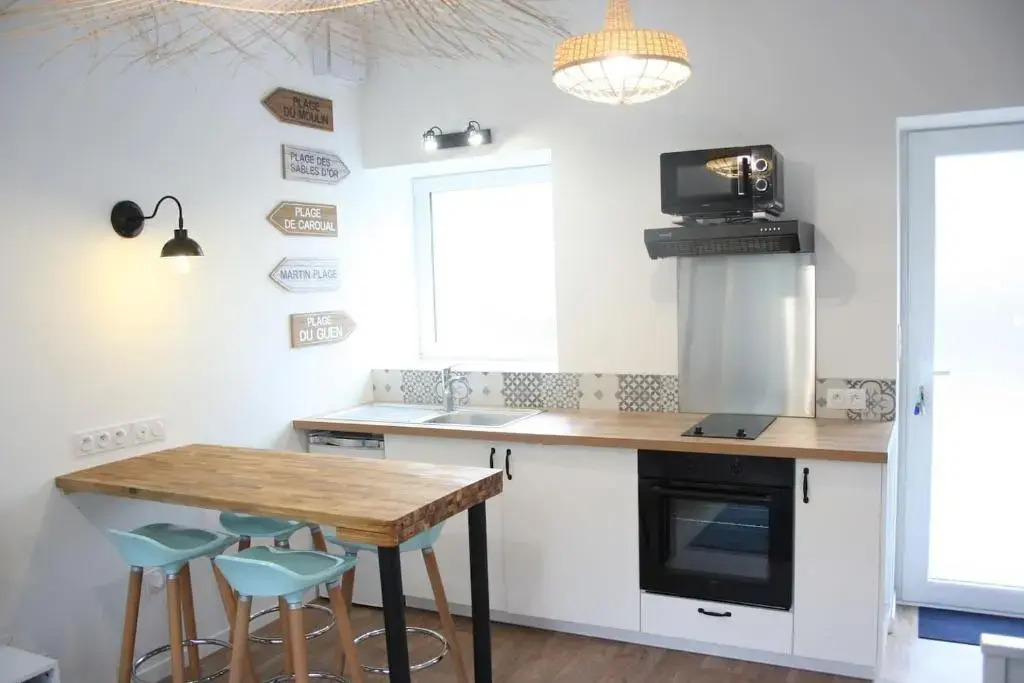 Superbe Maison 4 personnes entre le port et le centre, COUR PRIVATIVE, WiFi & Netflix gratuits
