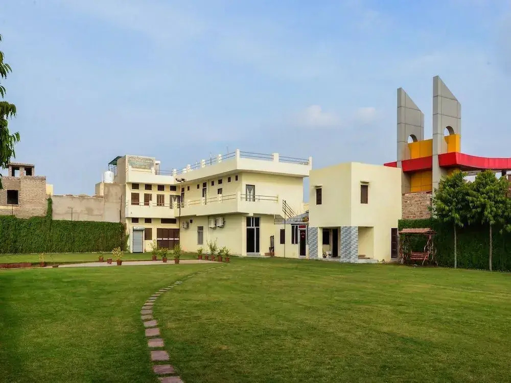 Moti Mahal Lawn By Oyo Rooms