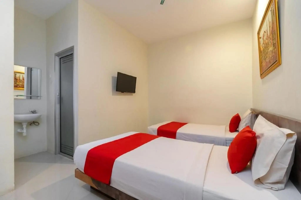 OYO 178 Denata B&B