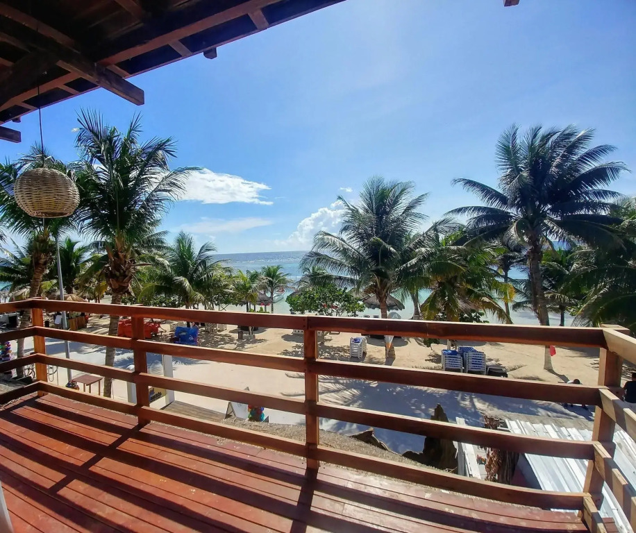 El Fuerte Beach Apartments