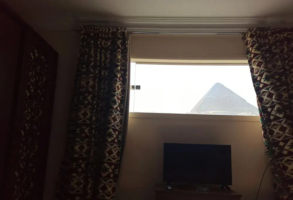 Bedouin Pyramids Motel