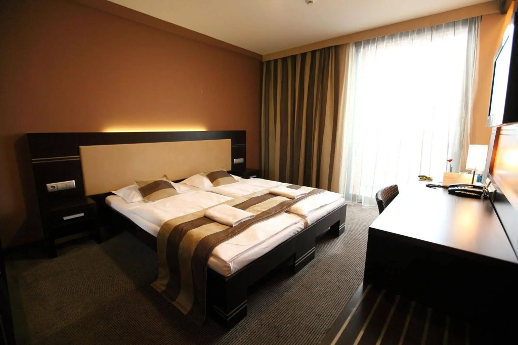 Hotel Dolphin