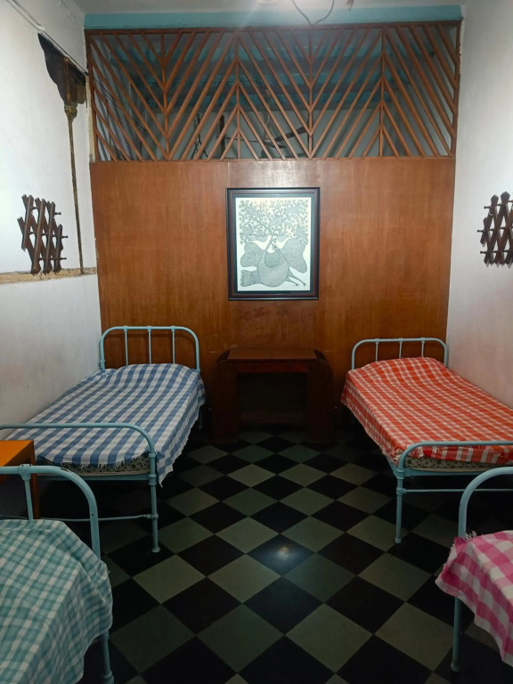 Hostel Vasantashram CST Mumbai, Free Wifi with 1940s Retro vibe