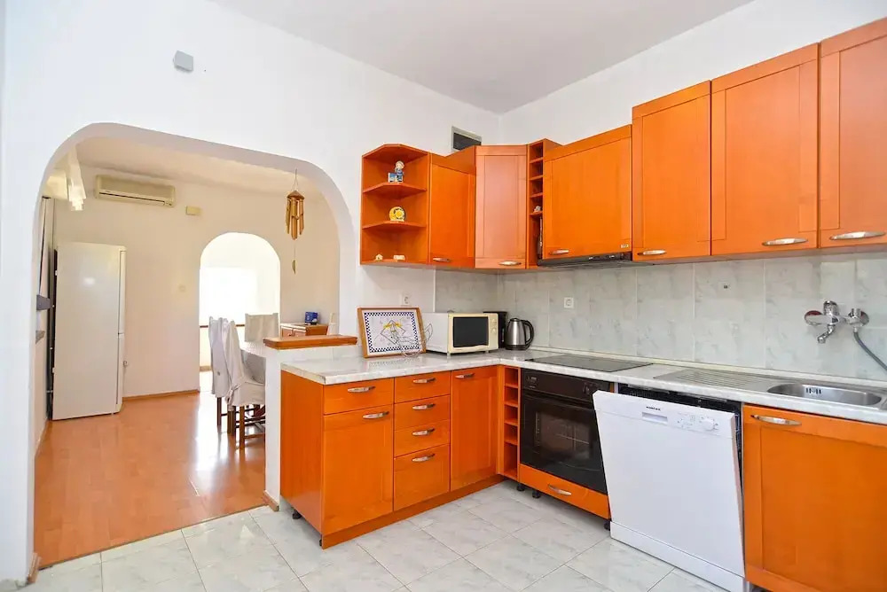 Apartment 623