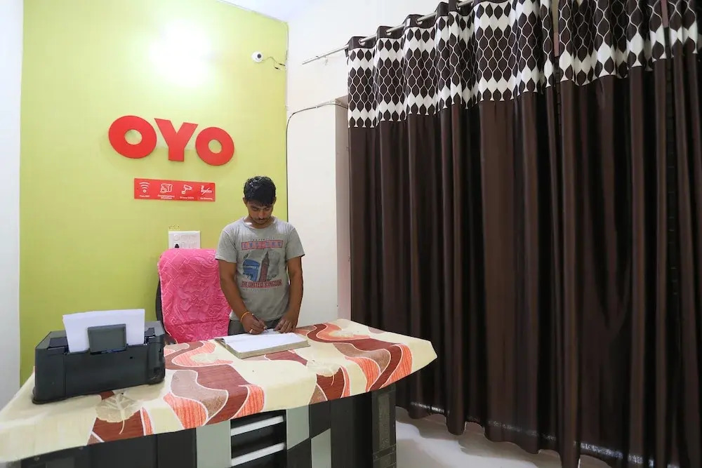 OYO 49985 Singh Hotel