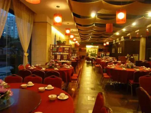 Zhongshan Jinbai Hotel