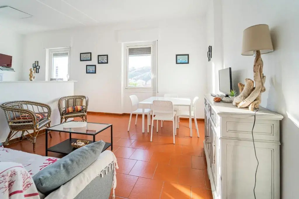 025 - Casa Panoramica in centro, 90metri SPIAGGIA VISTA MARE con TERRAZZO Vista Portofino