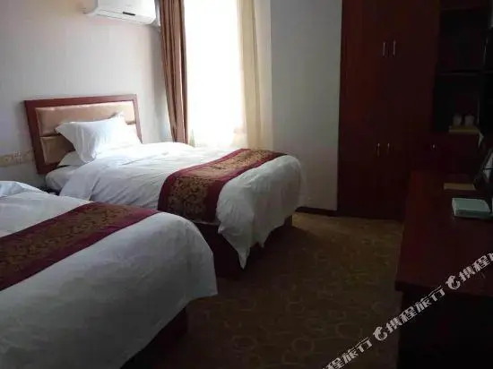 Yijia Hotel