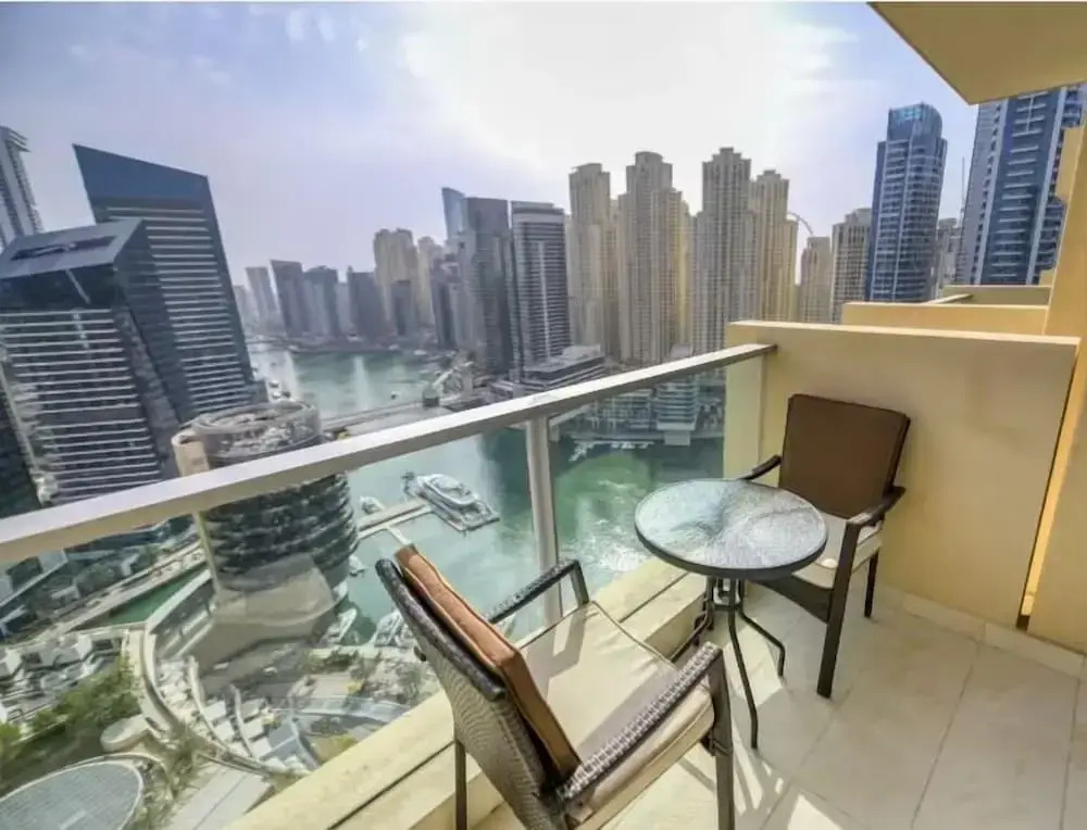 City Meets Sea Elegant Dubai Marina Studio Stay