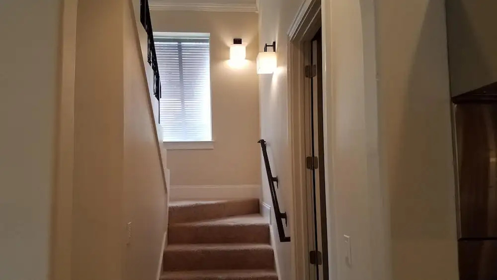 Anchor Down 6 Bedroom Apartment by BnD