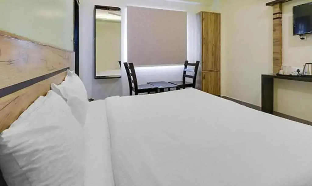 Townhouse OAK Hotel SVA