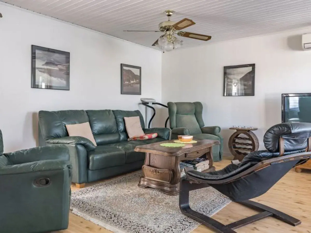 Chalet Uskeboda by Interhome