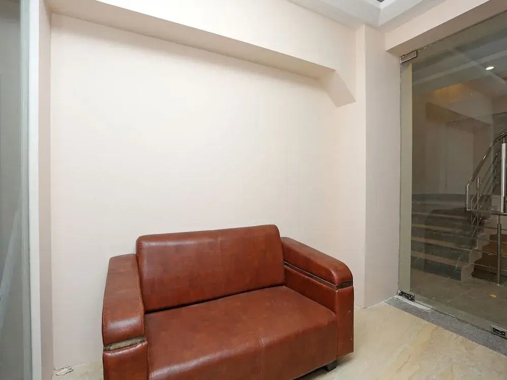 OYO Flagship 15751 Main Wazirabad Road