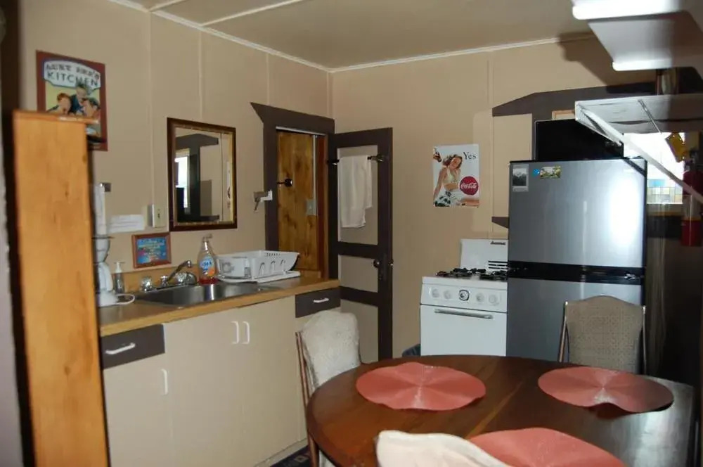 Pinon Court Cabins