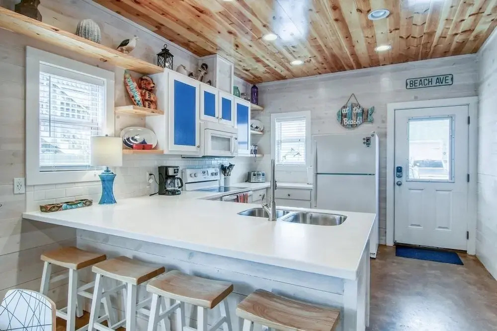 Beach Bear Lodge Unit 1 4 Bedrooms 3.5 Bathrooms Home